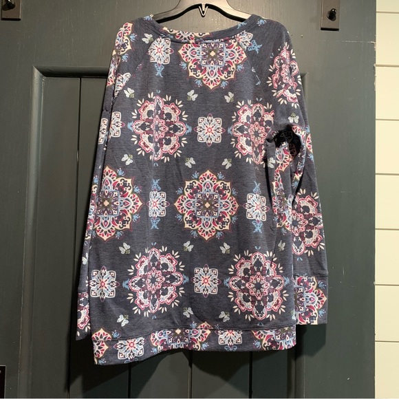 St. John’s Bay Womens Geometrical Floral Design Asymmetrical Hem - Picture 4 of 6